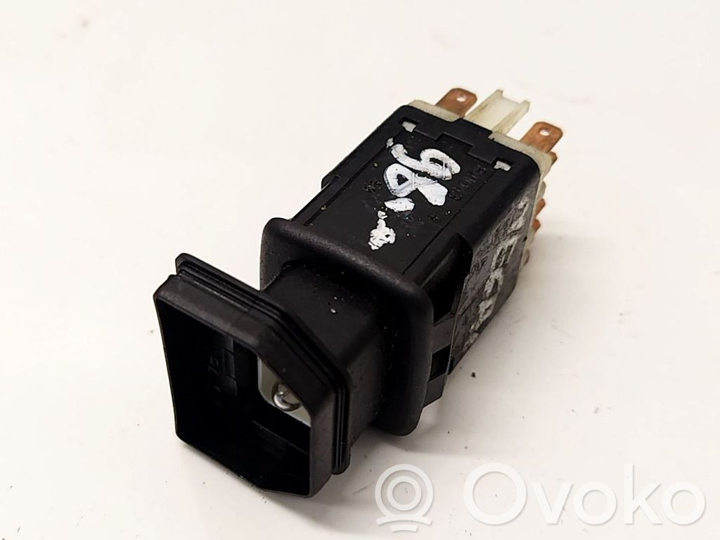 Hazard light switch   841043B,841043B,841043B