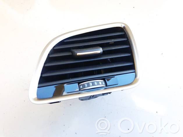 Audi Q3 8U Rejilla de ventilación central del panel 