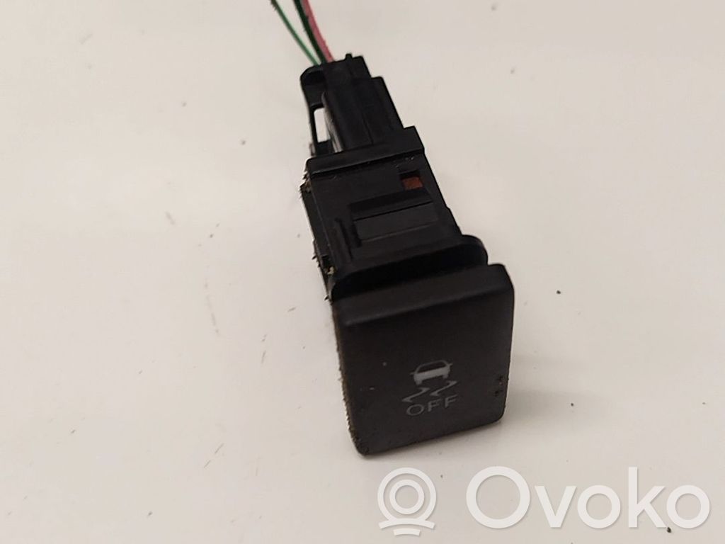 Interruptor de control de tracción (ASR)   15C032,15C032,15C032