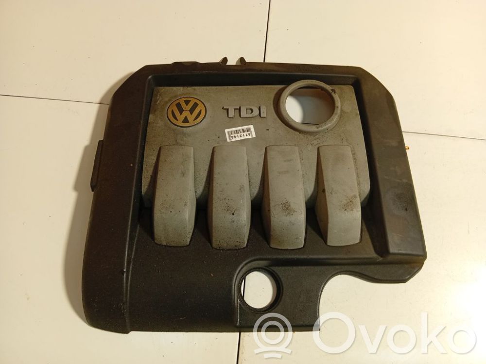 Volkswagen PASSAT B6 Couvercle cache moteur