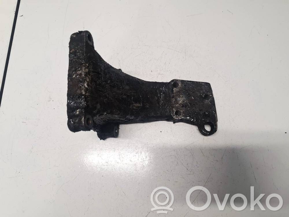 Volkswagen Golf II Engine mounting bracket 