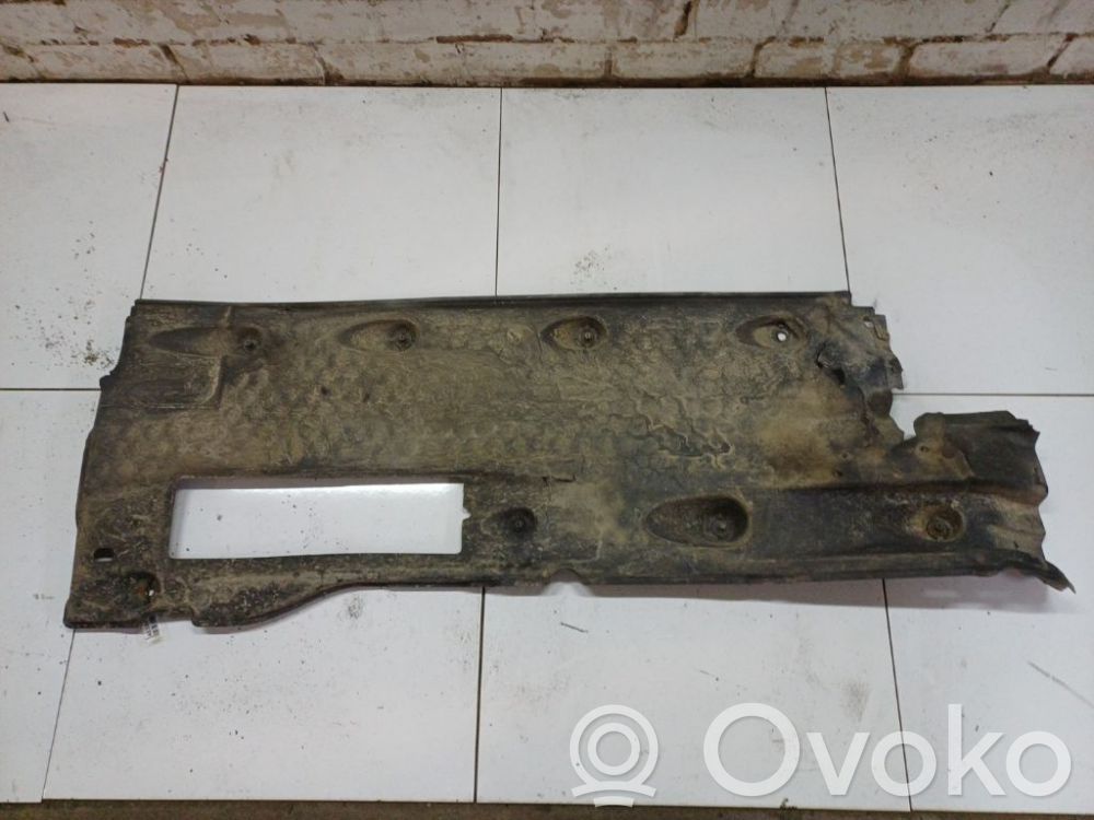 Volkswagen PASSAT B6 Protecție inferioară motor 
