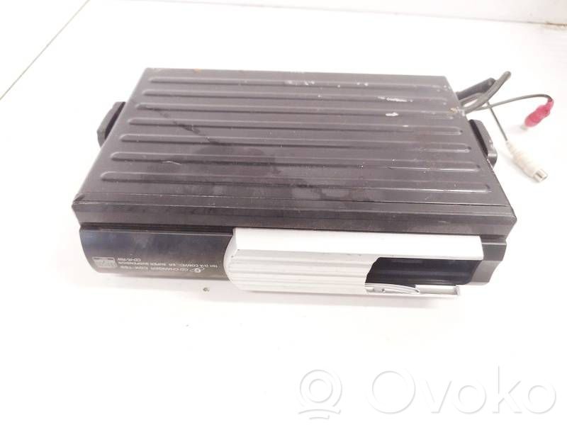 CD/DVD-vaihdin   E13020653,E13020653