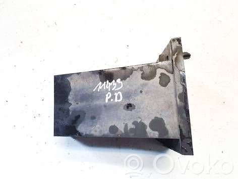 Front bumper mounting bracket