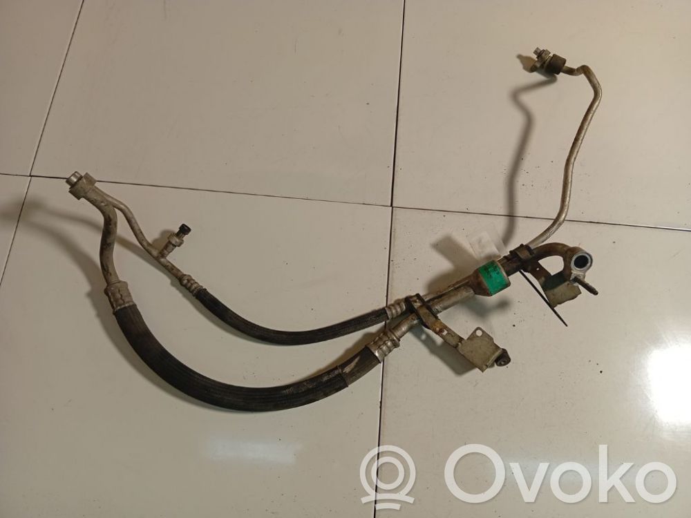 Saturn Vue Ilmastointilaitteen putki (A/C) 