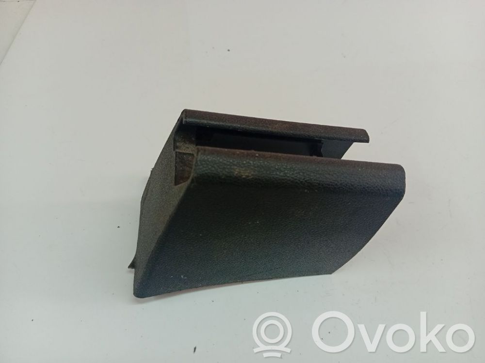 Mercedes-Benz A W169 Rivestimento inferiore laterale del sedile posteriore