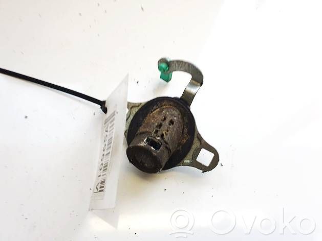 Tailgate exterior lock