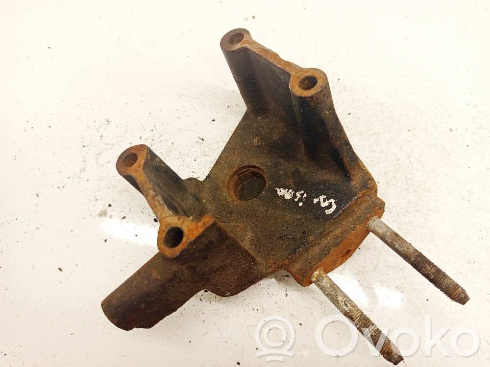 Mitsubishi Carisma Suport motor 