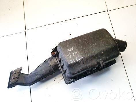 Opel Vectra A Air filter box 