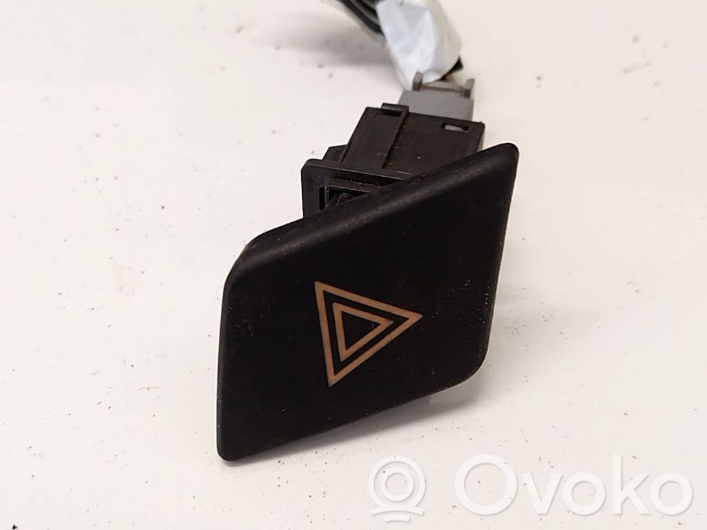 Comutator lumini pericol   843320D020,843320D020