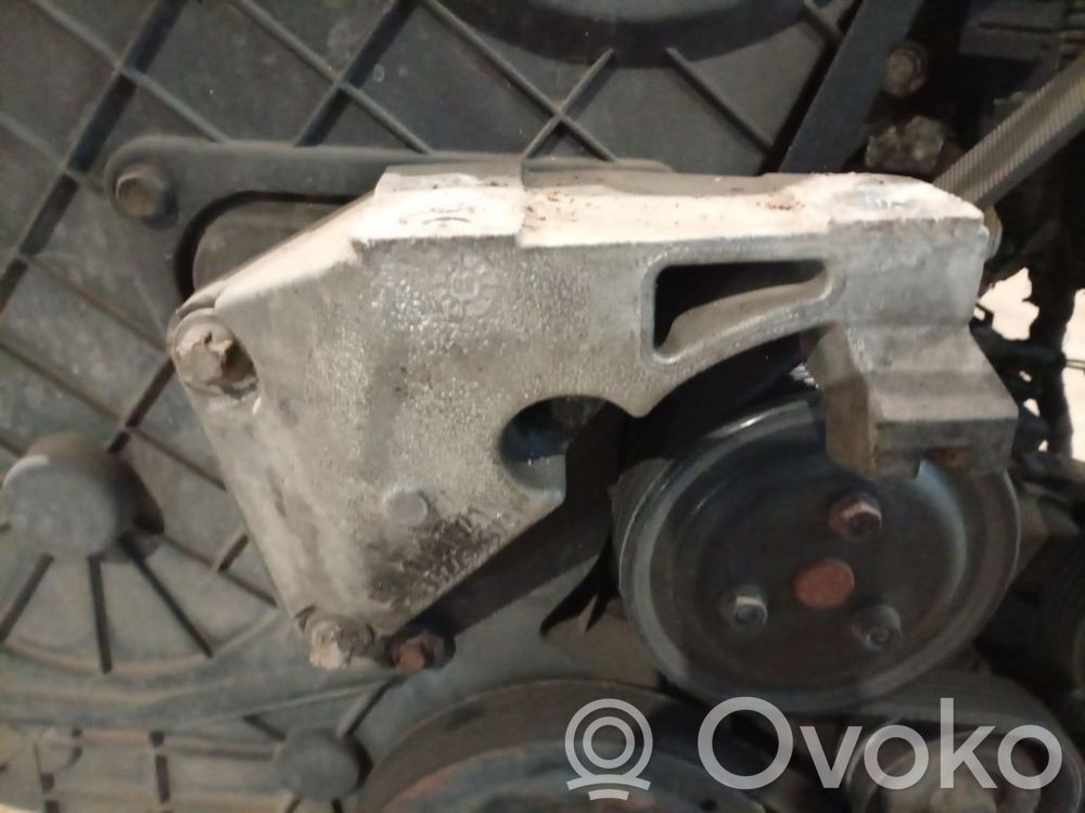 Opel Meriva A Engine mounting bracket 
