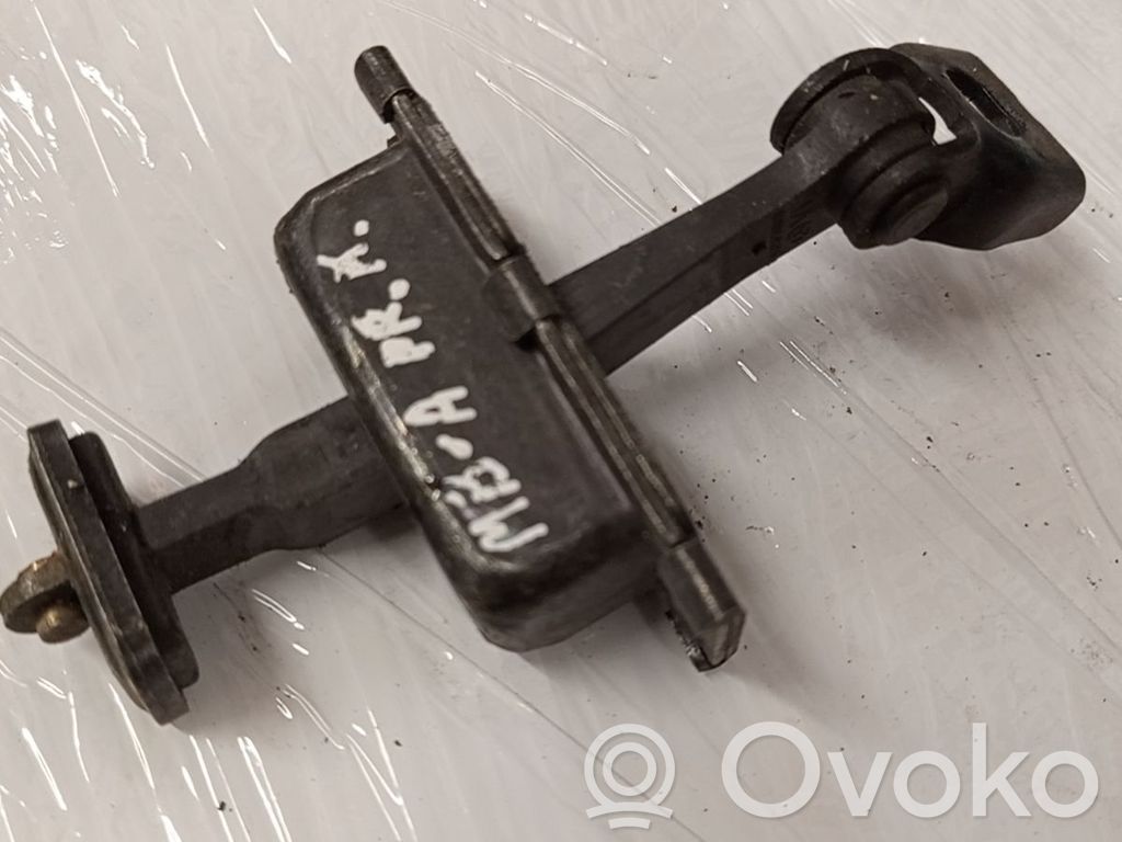 Mercedes-Benz A W168 Etuoven pidätin