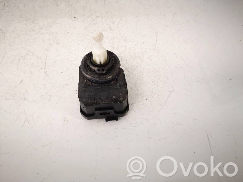 Volkswagen PASSAT B5.5 Scheinwerferstellmotor 