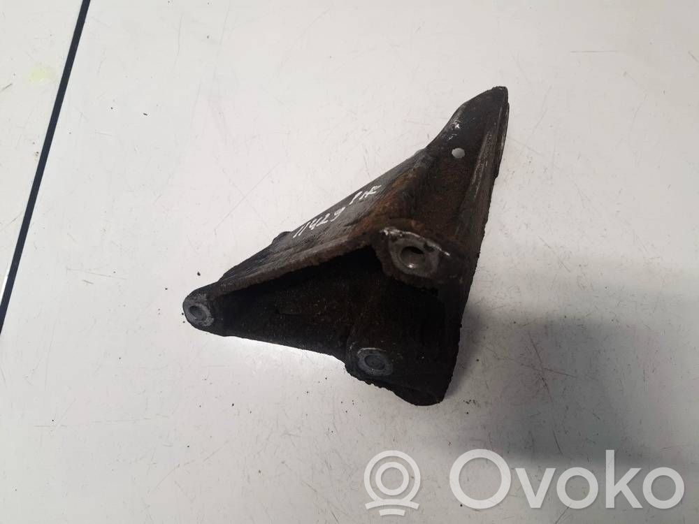 Engine mounting bracket   8D0399113,8D0399113AB,8D0399113,8D0399113AB