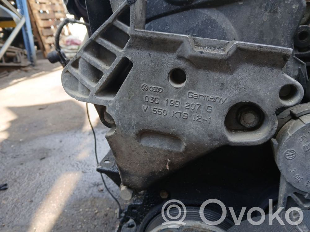 Volkswagen PASSAT B6 Suport motor 