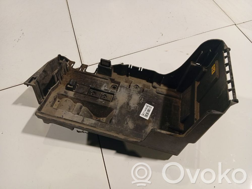 Opel Vectra C Akkulaatikon alusta 