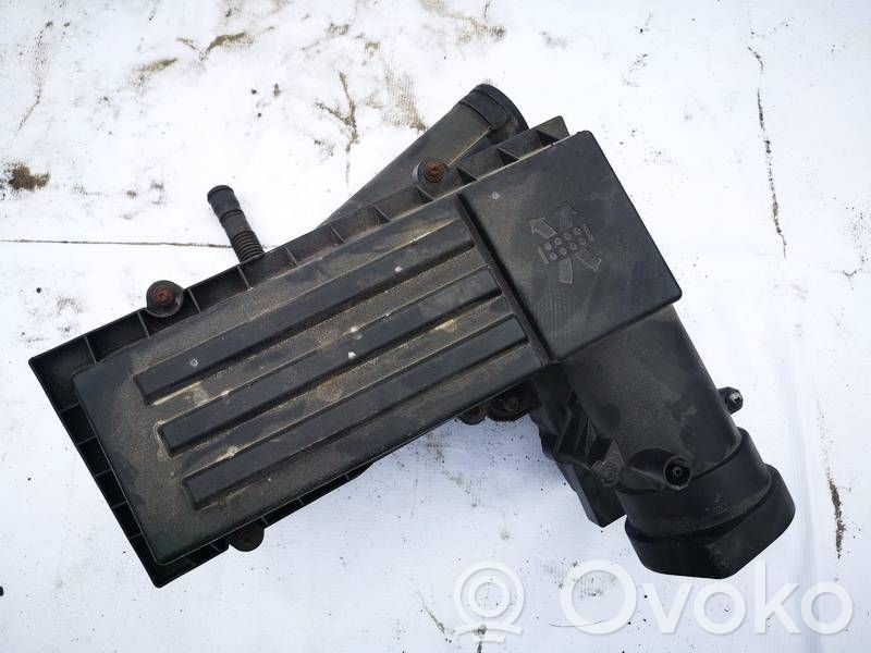 Volkswagen PASSAT B6 Cutie filtru aer 