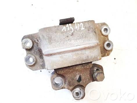 Volkswagen PASSAT B6 Suport tampon motor 