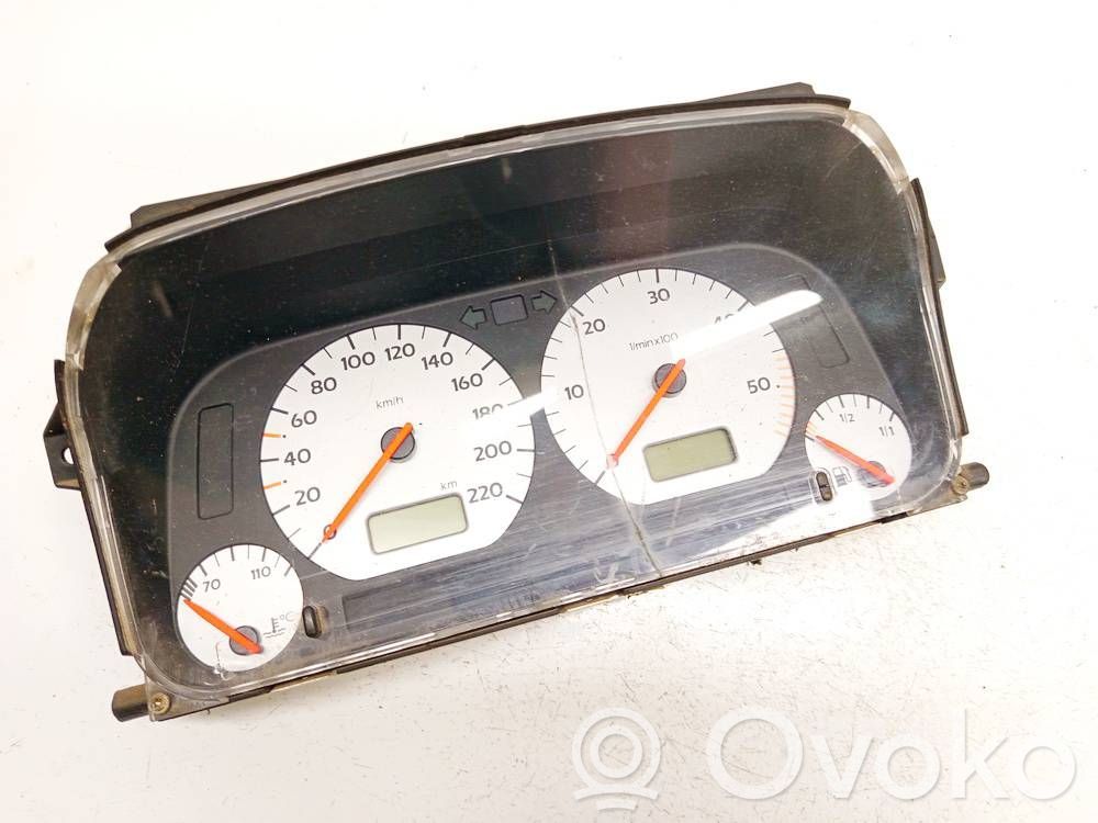 Volkswagen Golf III Licznik / Prędkościomierz 