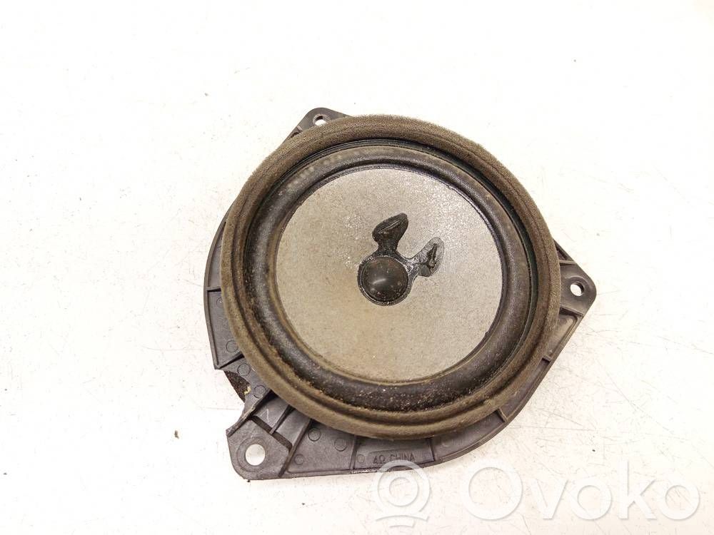 Toyota Avensis Verso Etuoven kaiutin 