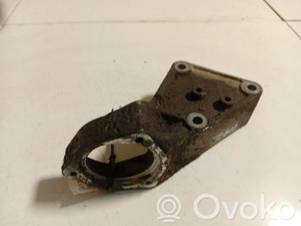 Opel Vectra C Engine mounting bracket 