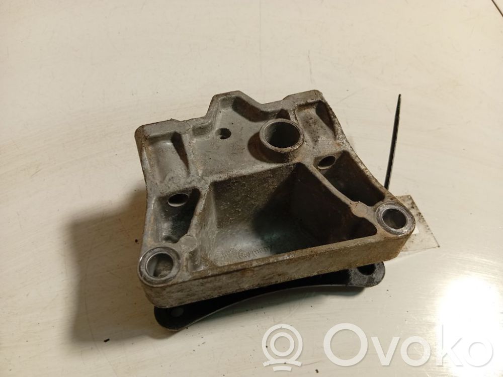Skoda Octavia Mk2 (1Z) Łapa / Mocowanie silnika 