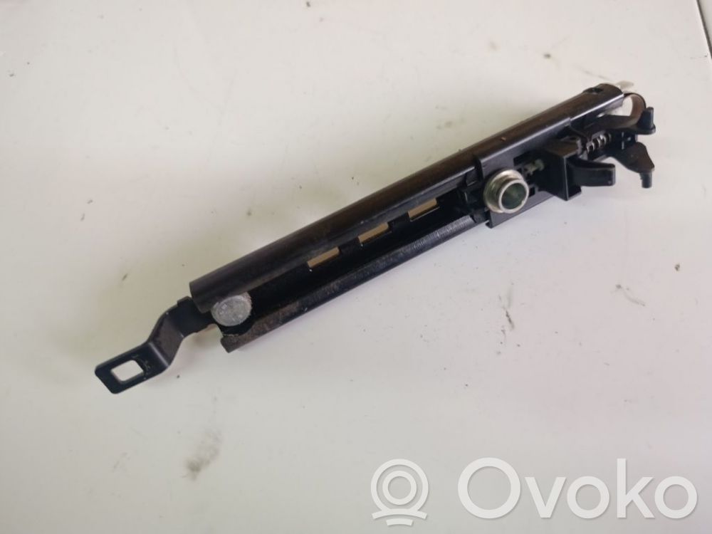 Opel Astra H Sicherheitsgurt-Einstellschiene 