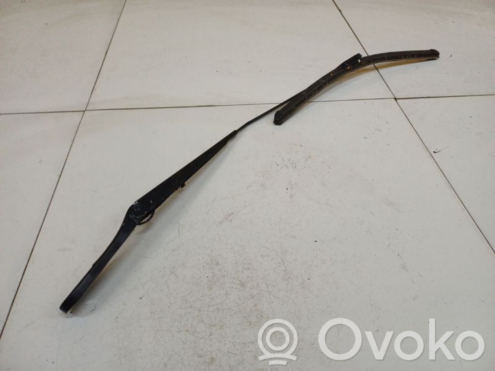 Volvo V50 Etupyyhkimen sulan varsi 