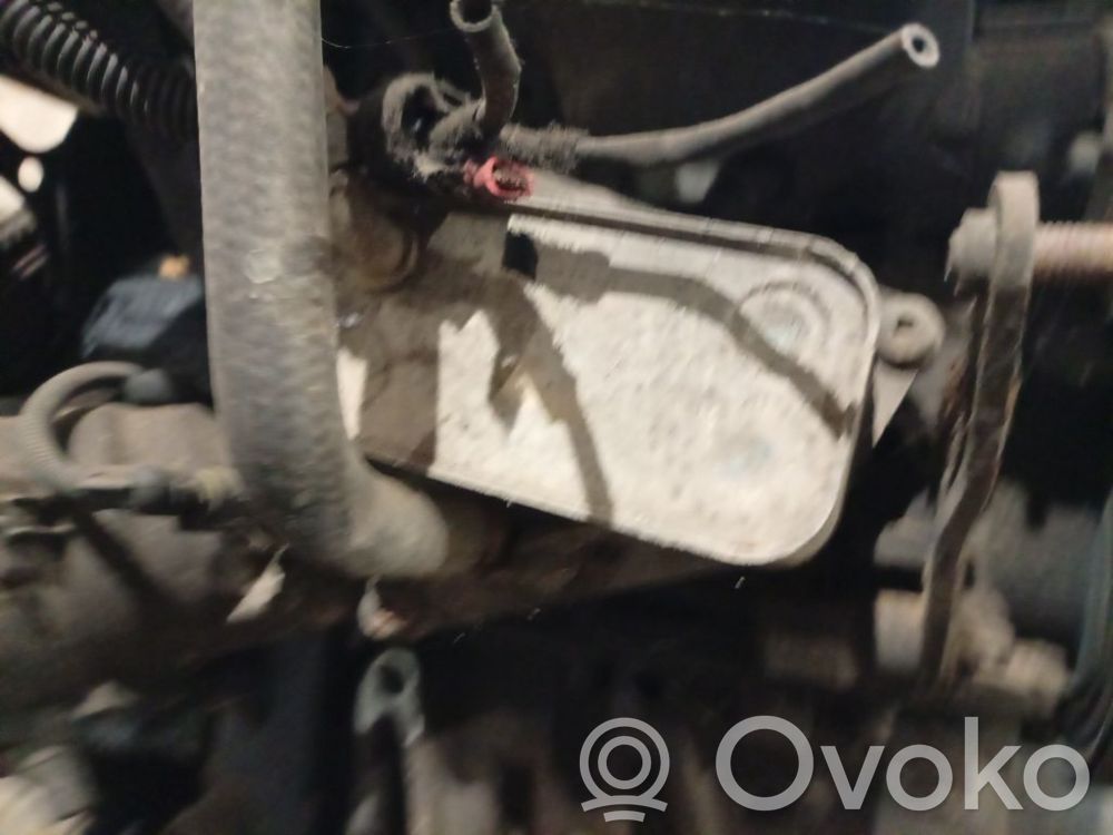 Opel Zafira B Radiatore dell’olio del motore 