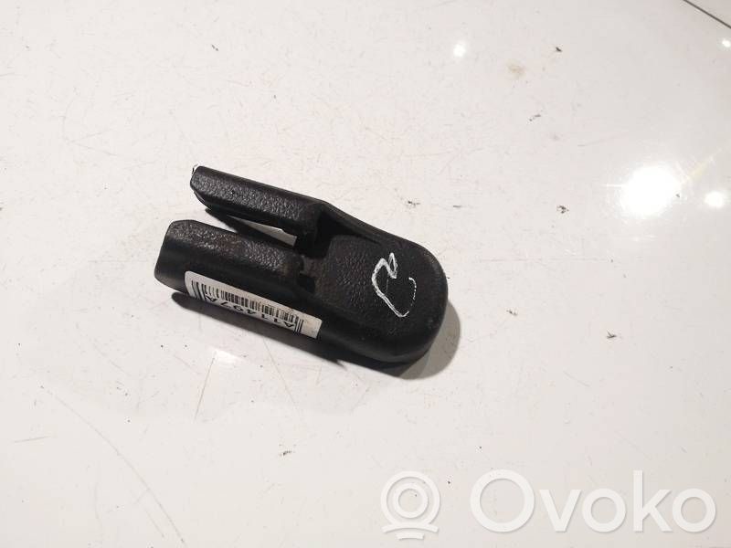 Nissan Primera Capac lateral scaun spate jos 