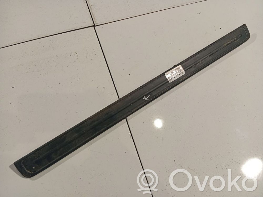Nissan Primera Copertura del rivestimento del sottoporta anteriore 