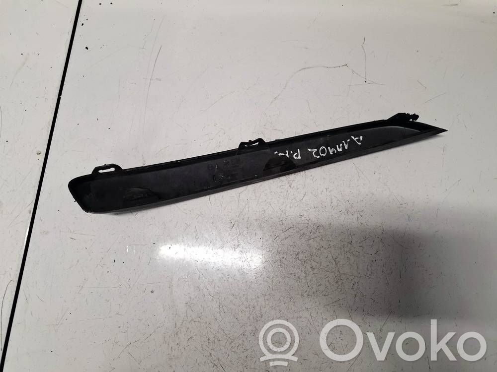 Opel Astra H Mascherina inferiore del paraurti anteriore