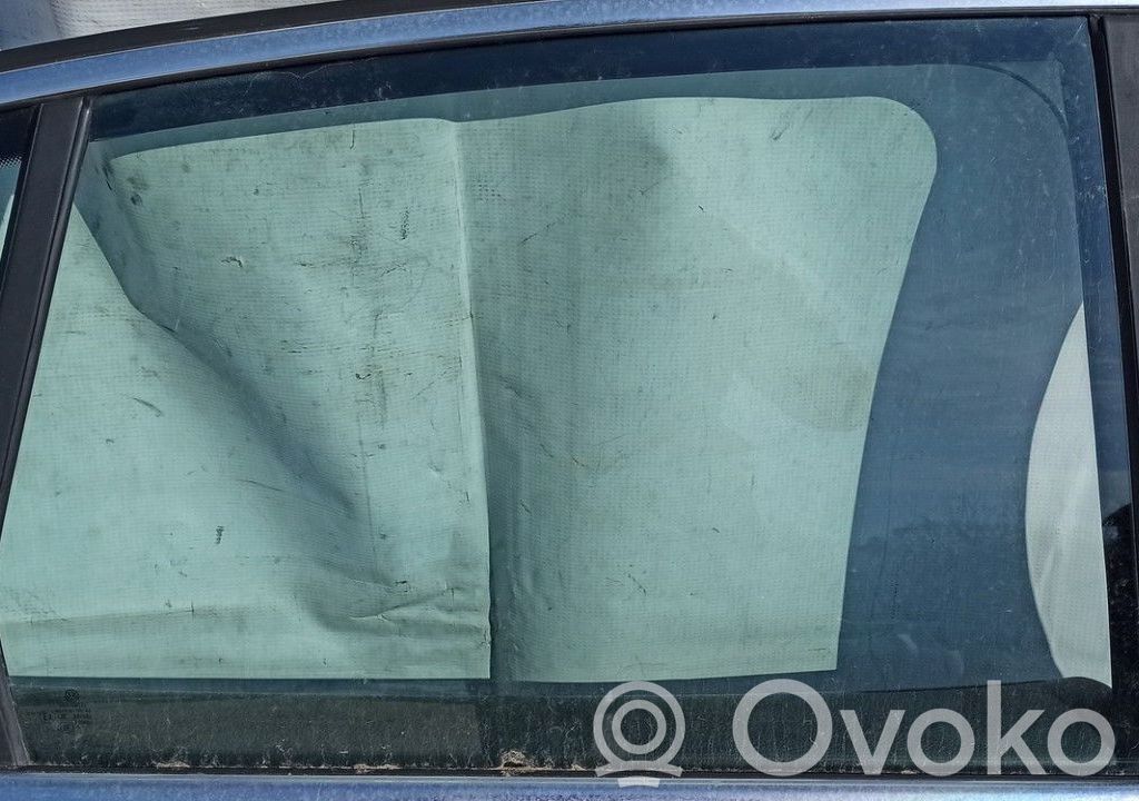 Volkswagen Jetta V Luna de la puerta trasera 