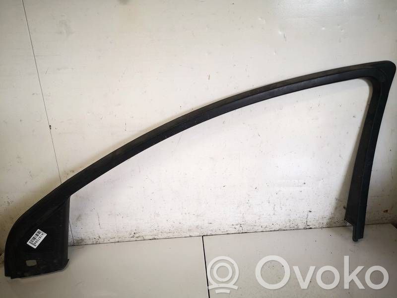 Audi A4 S4 B5 8D Rivestimento modanatura del vetro della portiera anteriore