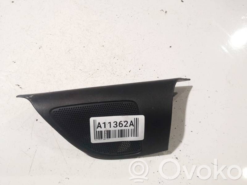 Ford Focus Sivukaiuttimen suoja 