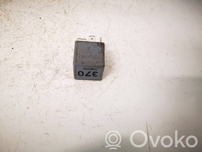 Otros relés   8D0951253,8D0951253,8D0951253A,V23134J52X300