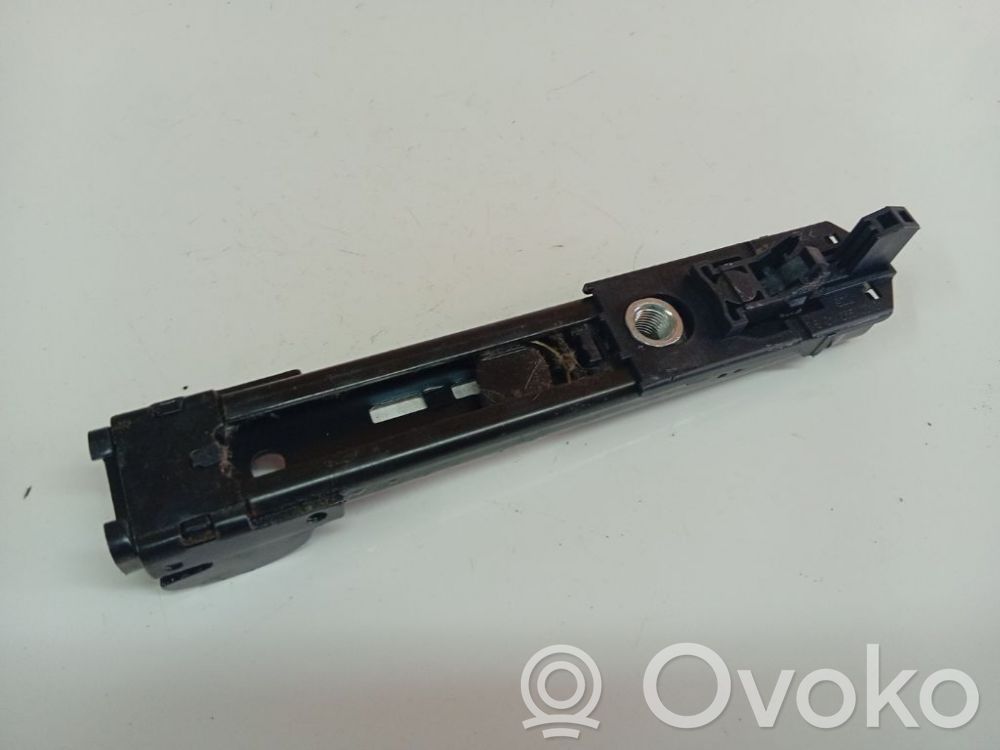 Skoda Octavia Mk2 (1Z) Szyna regulacji pasa bezpieczeństwa 
