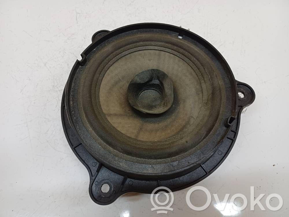Nissan Micra Difuzor ușă față 