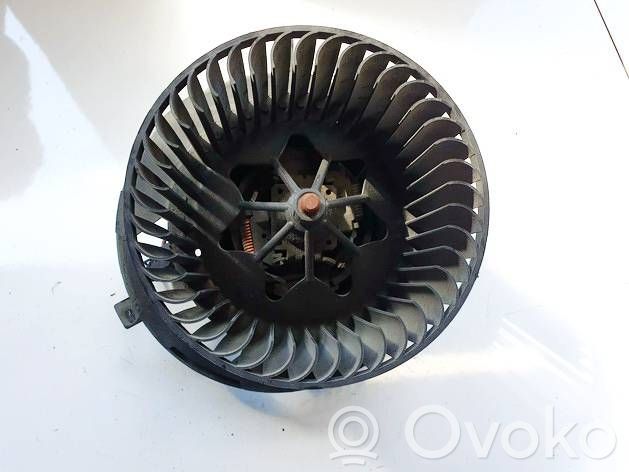 Volkswagen PASSAT B7 Ventilator aerotermă 