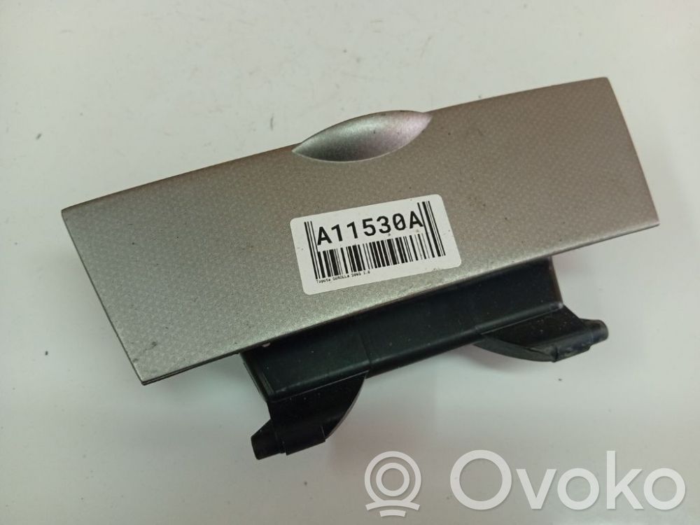 Toyota Corolla E120 E130 Posacenere auto 