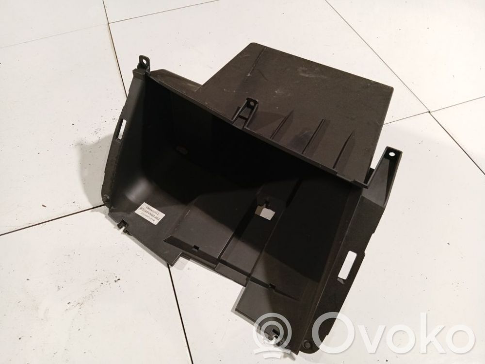 Nissan Micra Handschuhfach