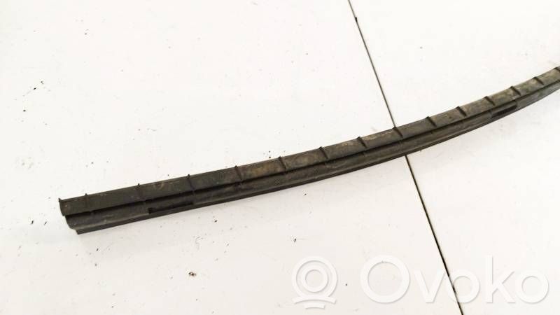 Volkswagen PASSAT B5 Support de pare-chocs arrière 