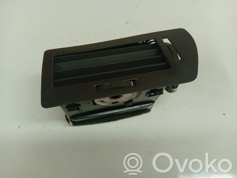 Opel Astra H Rejilla de ventilación central del panel