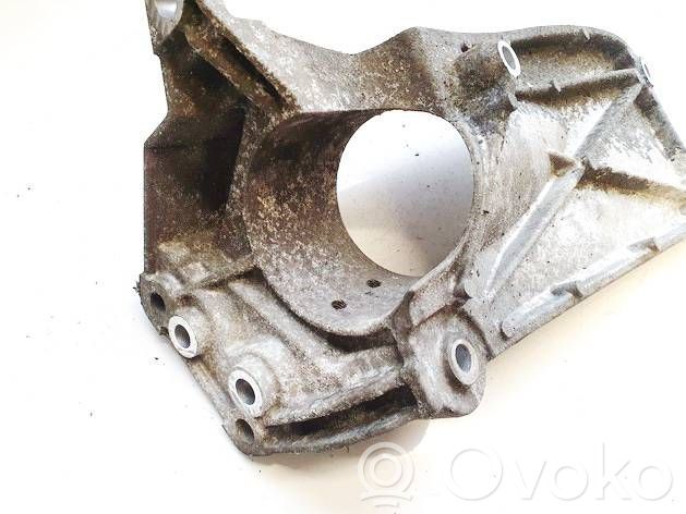 Volvo V40 Supporto di montaggio del motore (usato) 