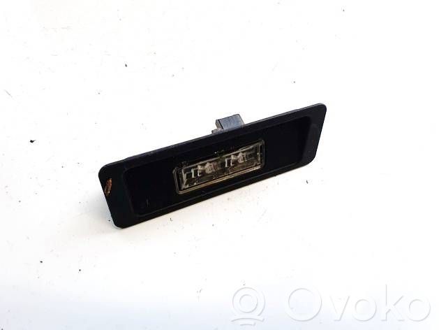 Éclairage de plaque d'immatriculation   31352526,31352526,A080105