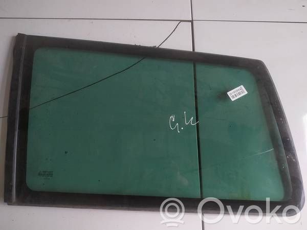 Nissan Terrano Geam lateral spate 
