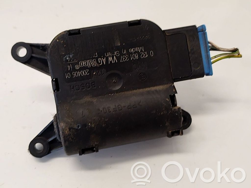 Volkswagen Touran I Motor/actuator clapetă aer 