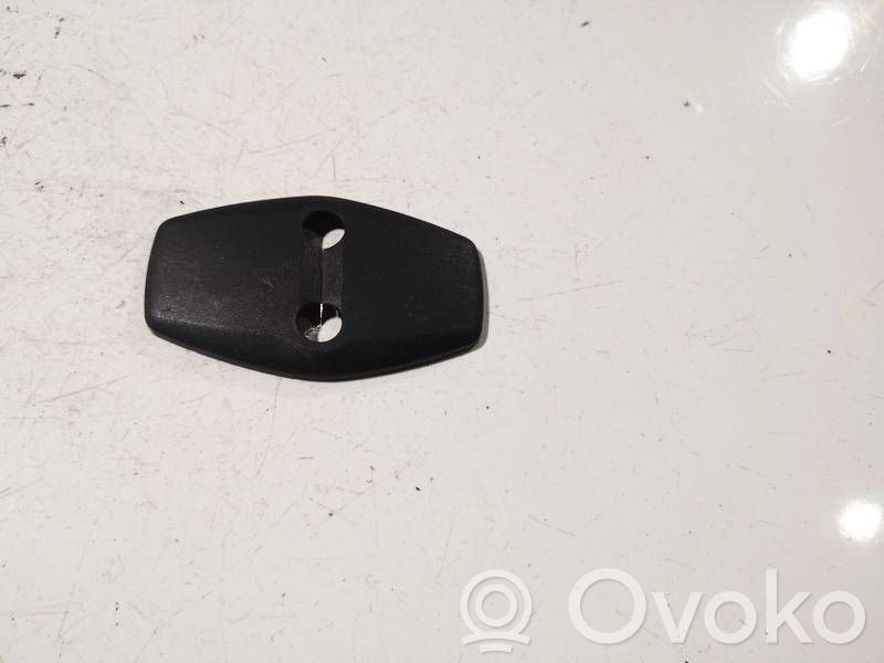 BMW 3 E46 Takaistuintilan alempi sivulista 