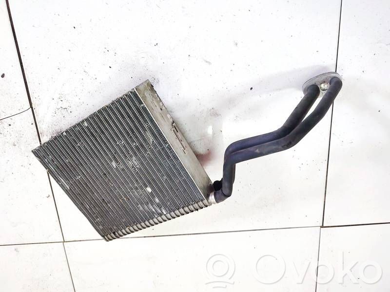 Volkswagen PASSAT B4 Radiator răcire A/C (condensor) 