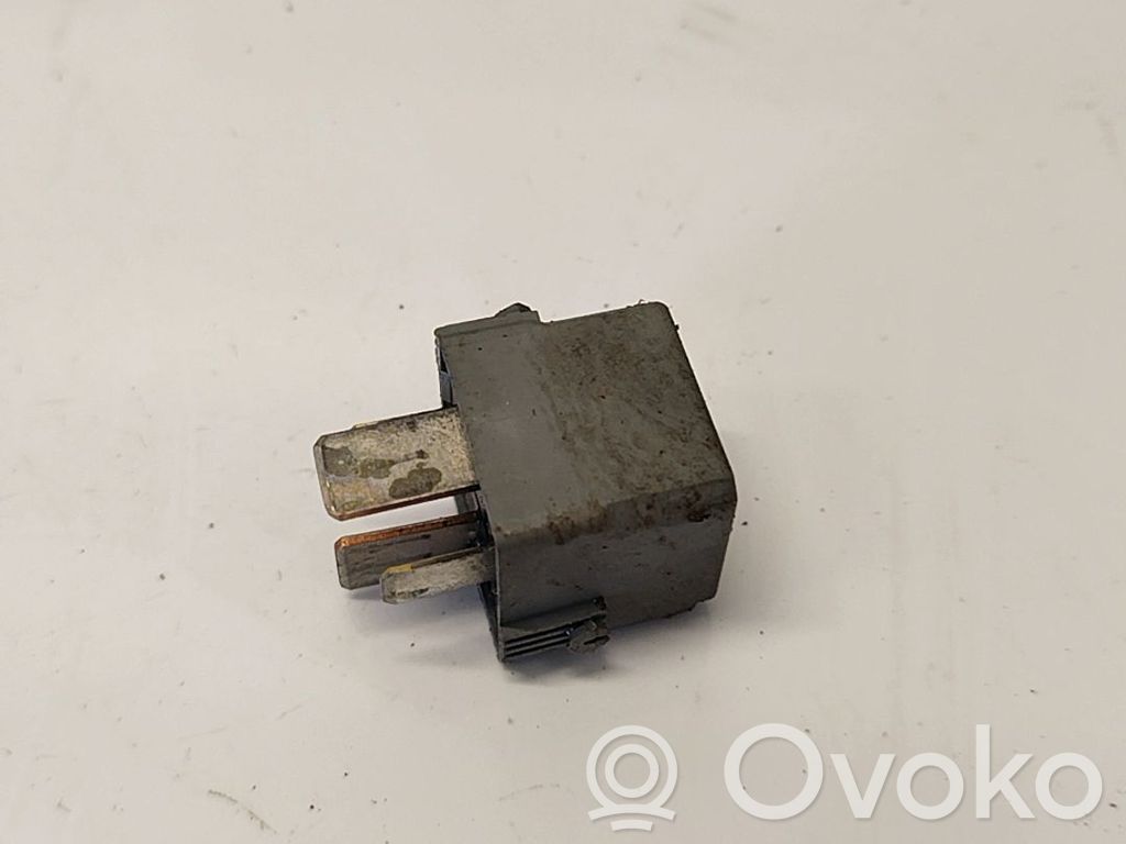 Altri relè   A0025422619,A0025422619